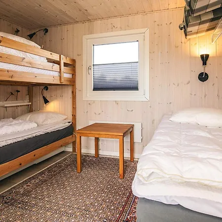 Semesterbostad 4 Star In Hals